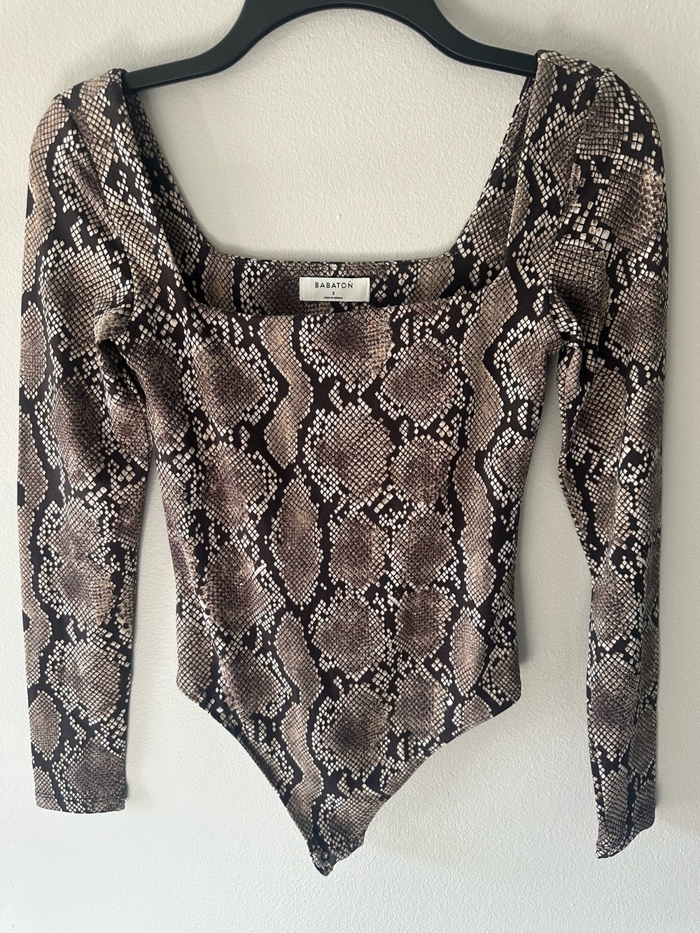 Babaton Aritzia Snake Print Long Sleeve Square Neck Contour Bodysuit Size Small